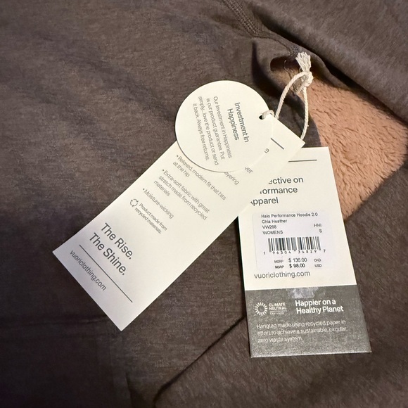Vuori Halo Performance Hoodie 2.0 - Picture 8 of 10
